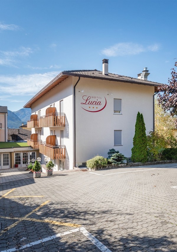 Hotel Lucia S.a.s di Moschen Andrea & C. | Hotel Lucia a Levico Terme, nel cuore del Trentino, dove l’ospitalità è di casa.