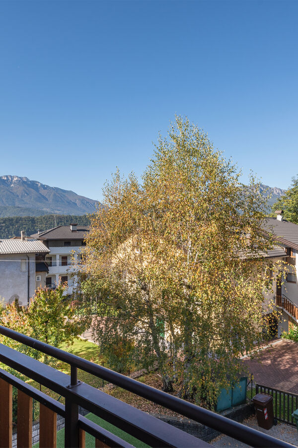 Camera superior con balcone